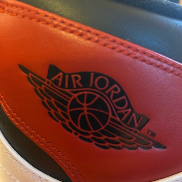 Jordan 1 Chicago 2013 size 13 - Picture 4 of 9